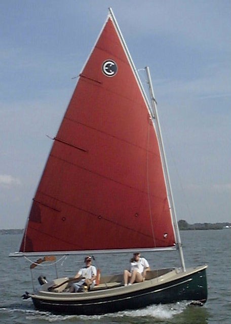 Com-Pac Picnic Cat Sailing - Photo of Com-Pac Picnic Cat sail boat