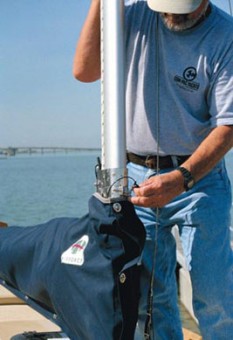 ComPac SunCat Masttendr System - pinning mast - Photo of Com-Pac Sun Cat Daysailer sail boat