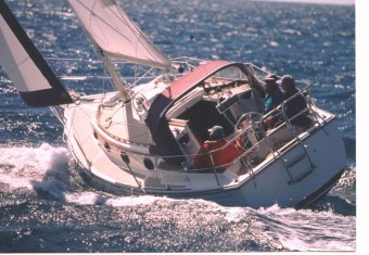 Com-Pac 27 Under Sail - Photo of Com-Pac 27/3 sail boat